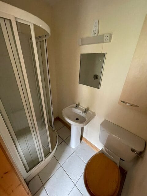 68c1679113ffe_EnsuiteRoom178Castlewell