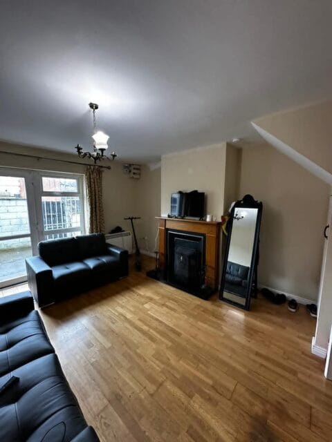 68ee5e02b1f7d_LivingRoom1